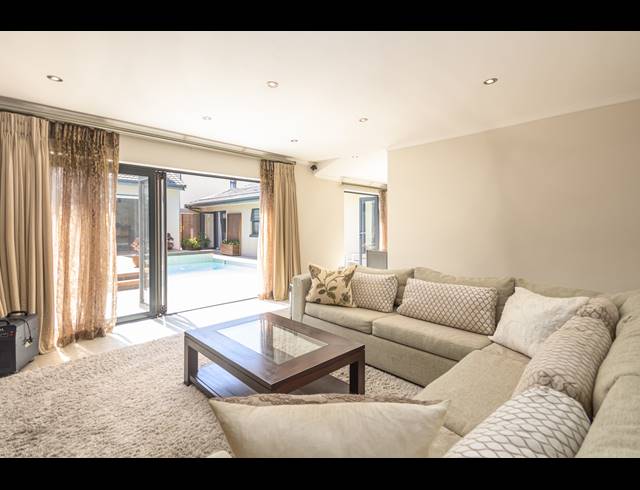 3 BEDROOM FREESTANDING RENTED IN VAN RIEBEECKSTRAND